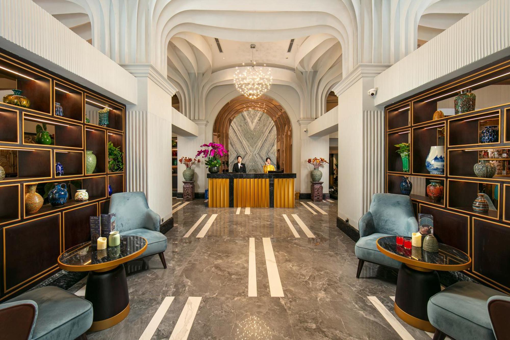 May De Ville Lakeside Hotel Hanoj Exteriér fotografie Lobby