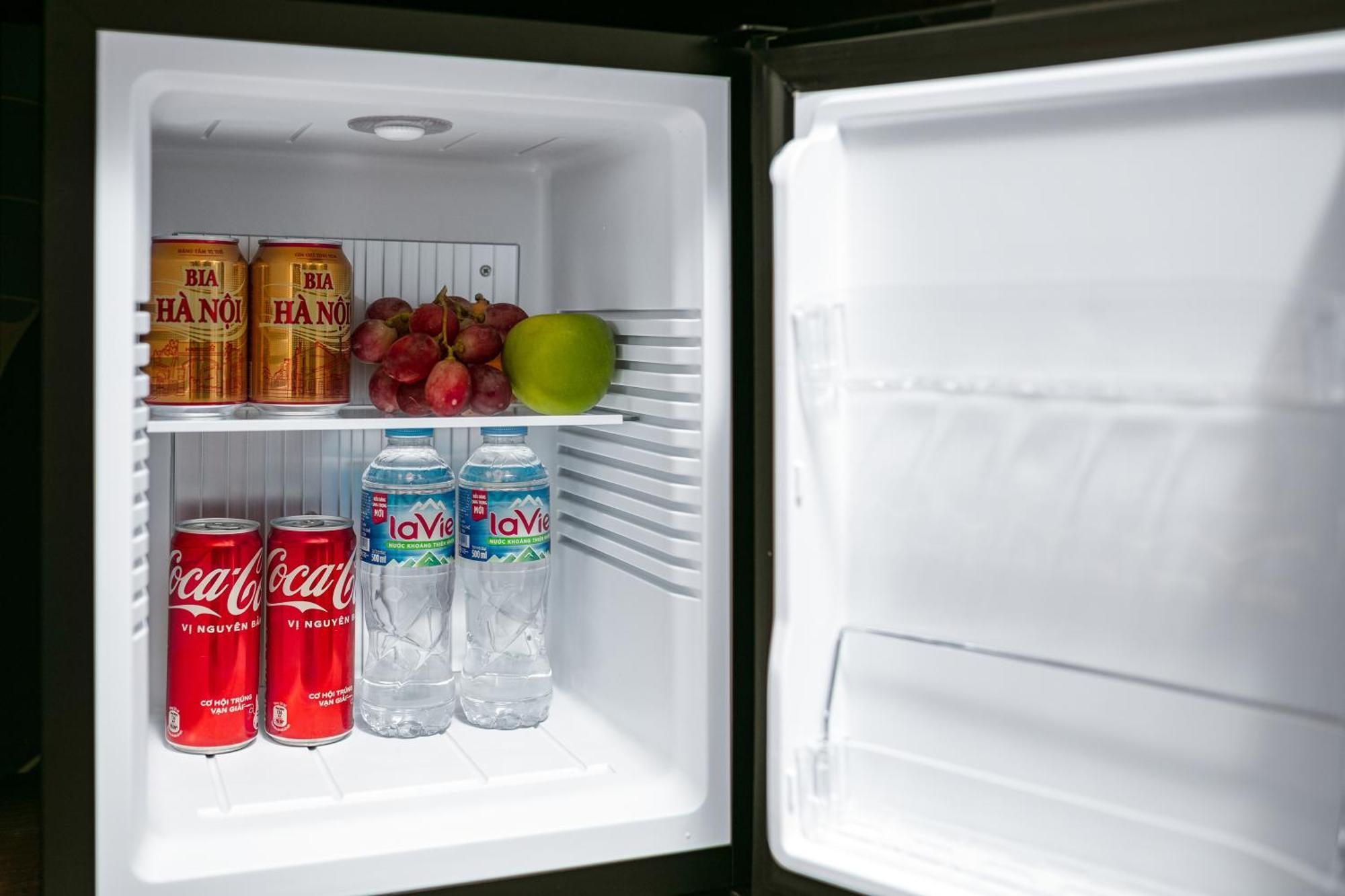 May De Ville Lakeside Hotel Hanoj Exteriér fotografie A mini-refrigerator